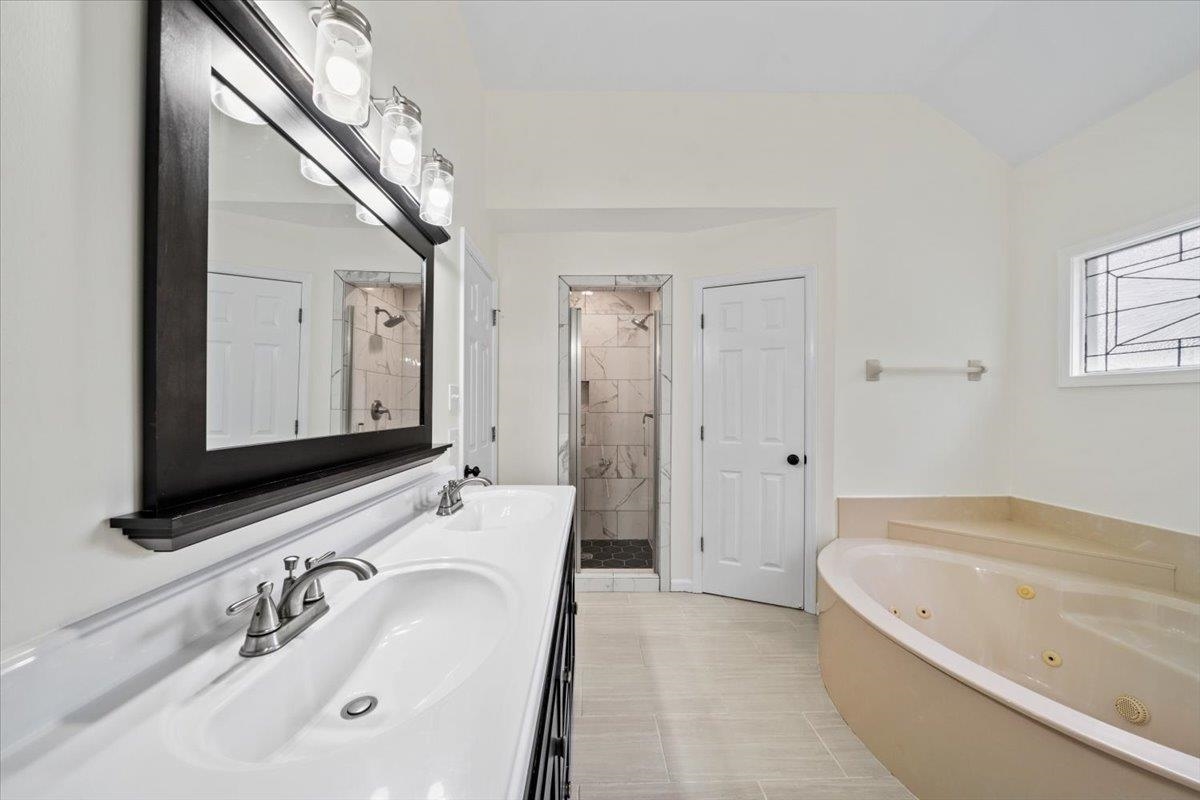 Collierville, Tennessee 38017, United States, 4 Bedrooms Bedrooms, ,3 BathroomsBathrooms,Residential,Active,176022