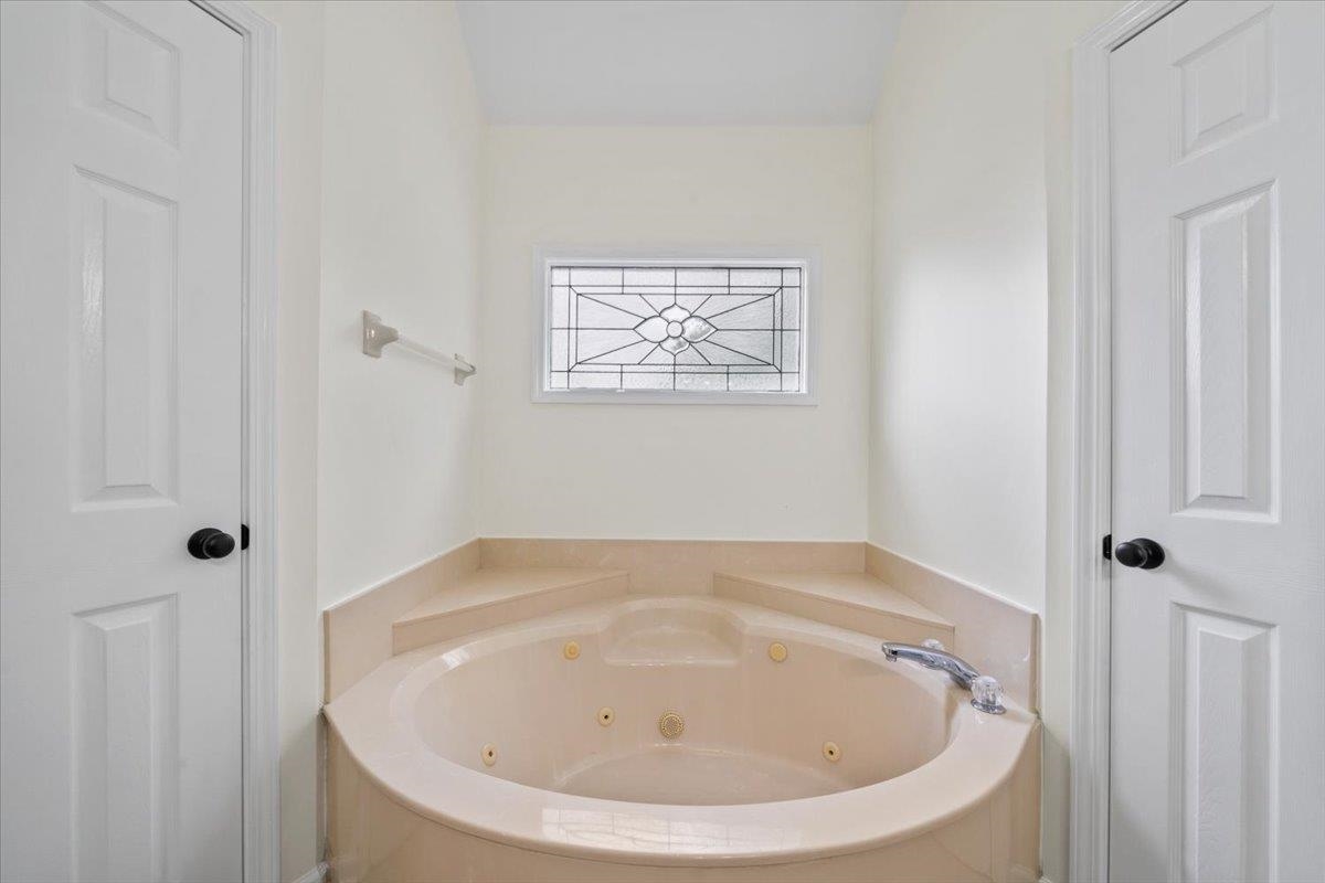 Collierville, Tennessee 38017, United States, 4 Bedrooms Bedrooms, ,3 BathroomsBathrooms,Residential,Active,176022