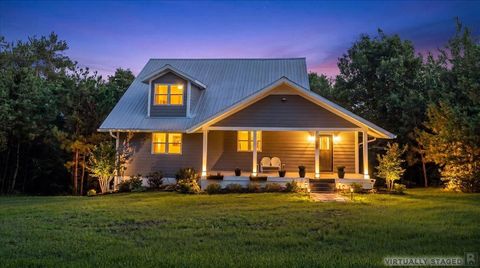 Photo of 619 BRIDGE VIEW CV, Bath Springs, TN 38311 (MLS # 10223842)