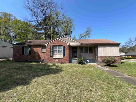 Photo of 1311 RANDALL DR, Memphis, TN 38116 (MLS # 10232132)
