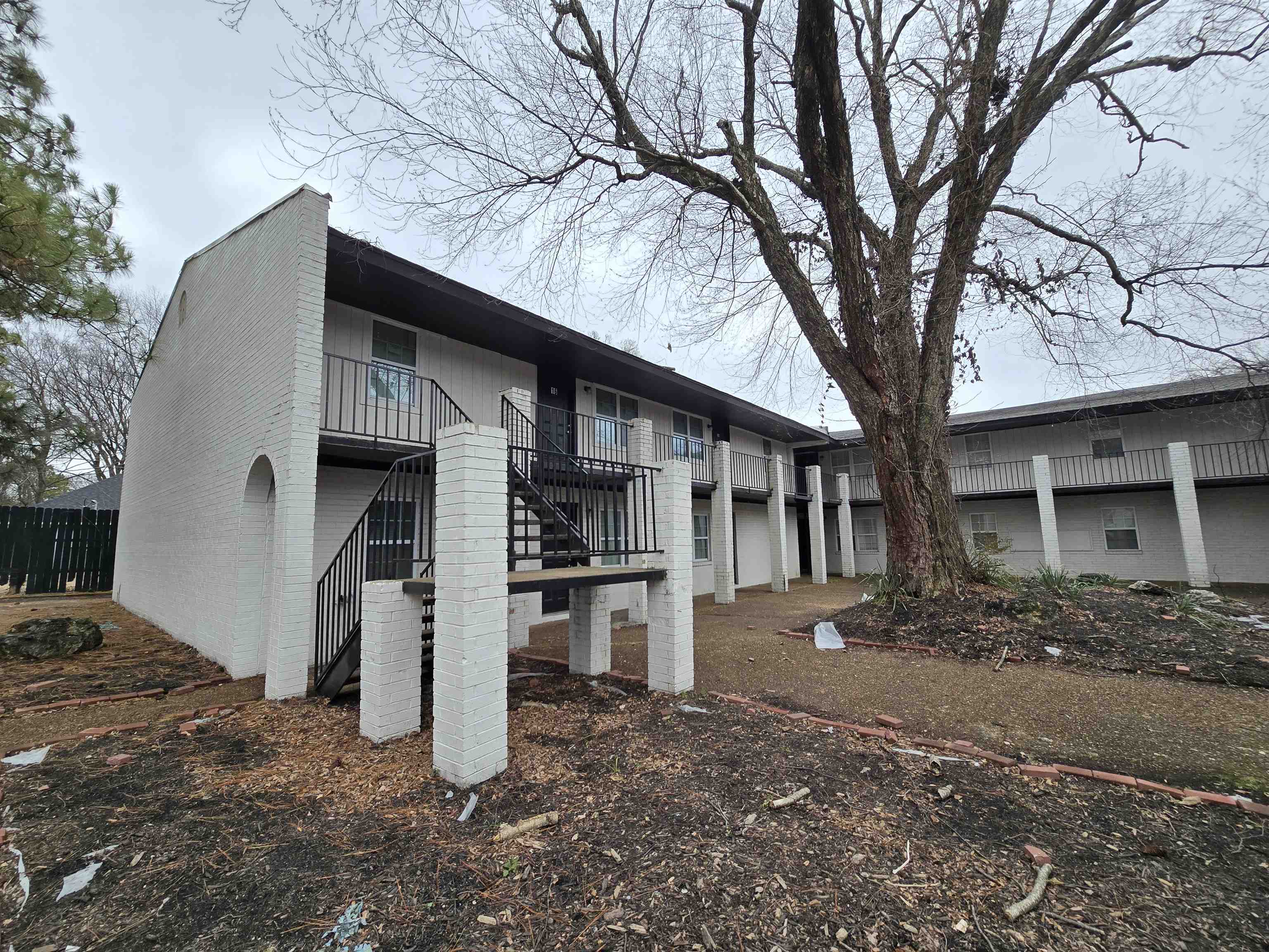 1695 & 1707 ONTARIO AVE