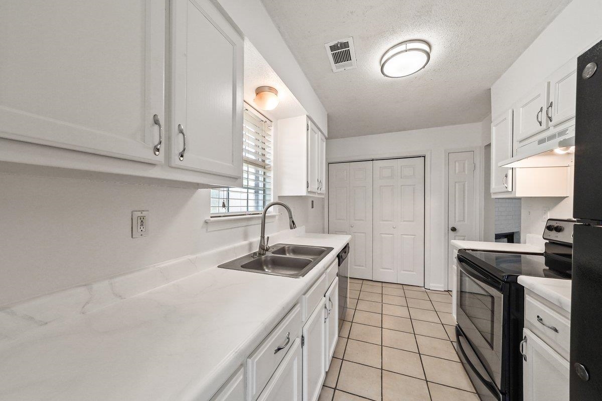 Memphis, Tennessee 38016, United States, 3 Bedrooms Bedrooms, ,2 BathroomsBathrooms,Residential,Pending,144948