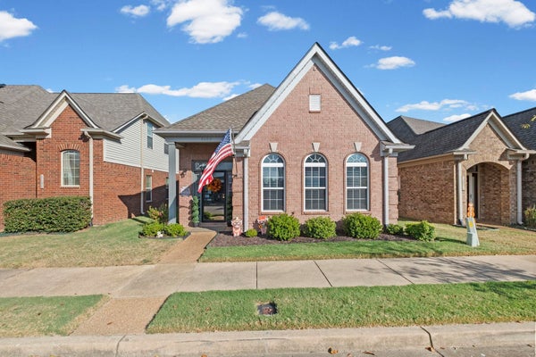 8680 WATERCREST DR, MILLINGTON, TN 38053 - Image 6ed715fbb1e6f3a22e276d67fbf2b0ba/4120295160