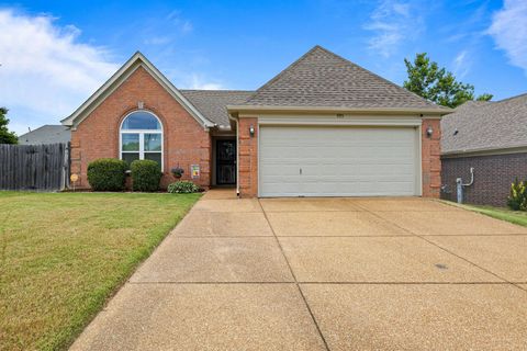 Photo of 995 JESSICA LAUREN DR, Cordova, TN 38018 (MLS # 10223910)