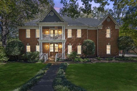 Photo of 2088 DEERWOODS CV, Germantown, TN 38139 (MLS # 10207895)