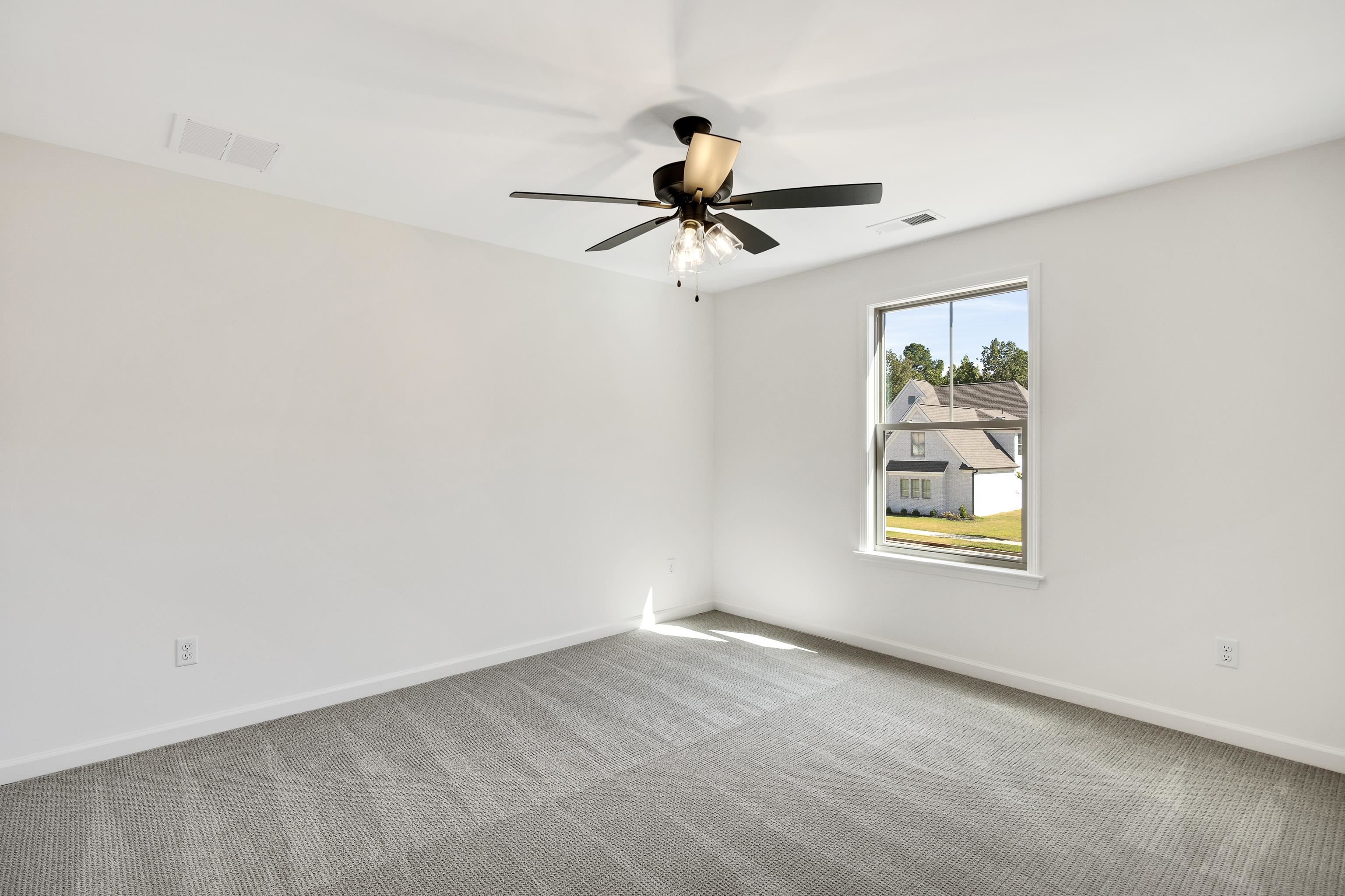 Arlington, Tennessee 38002, United States, 5 Bedrooms Bedrooms, ,3 BathroomsBathrooms,Residential,Active,33077