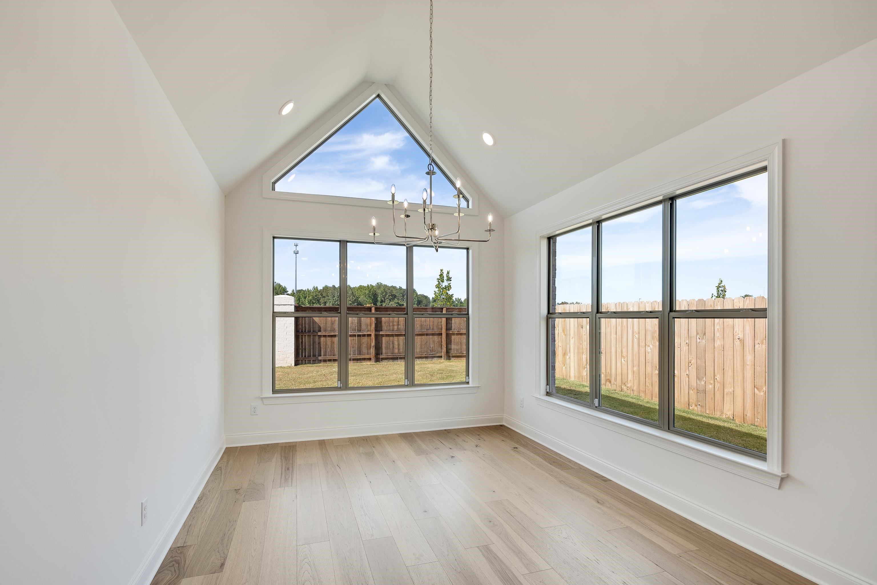 Arlington, Tennessee 38002, United States, 5 Bedrooms Bedrooms, ,3 BathroomsBathrooms,Residential,Active,33077