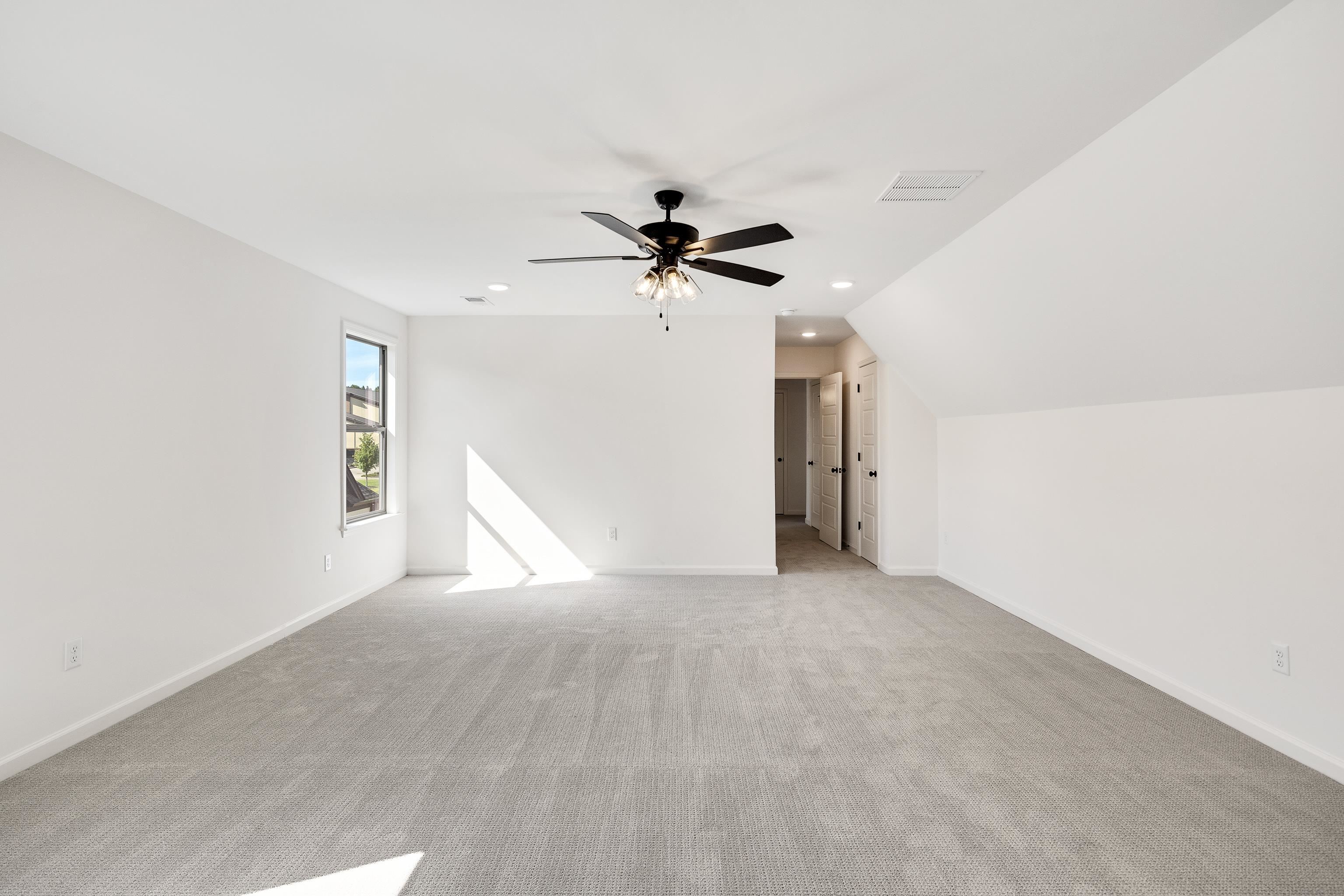 Arlington, Tennessee 38002, United States, 5 Bedrooms Bedrooms, ,3 BathroomsBathrooms,Residential,Active,33077