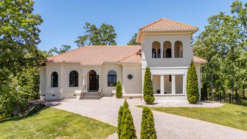 Photo of 105 RIVIERA CV, Savannah, TN 38372 (MLS # 10221532)