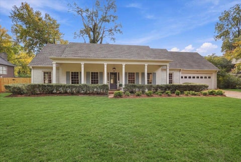 Photo of 7649 APPLE VALLEY DR, Germantown, TN 38138 (MLS # 10233311)