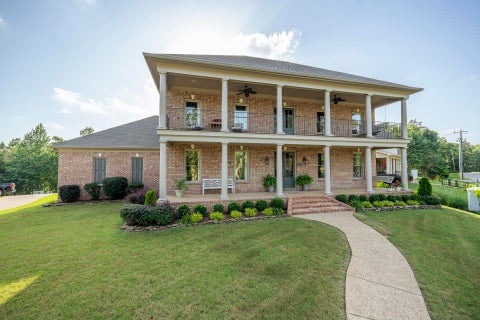 Photo of 220 ANCHOR BAY PT, Savannah, TN 38372 (MLS # 10225081)