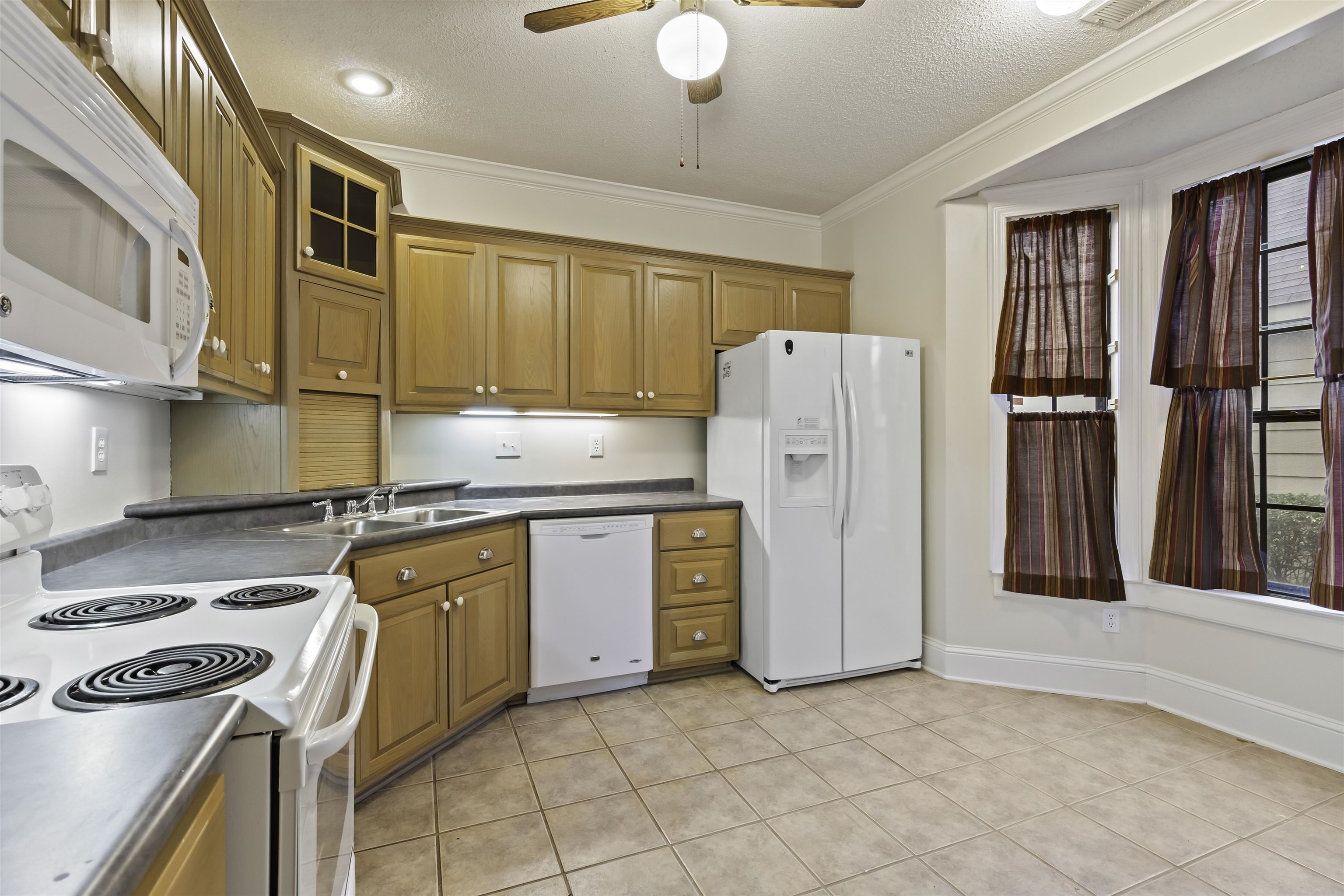 Memphis, Tennessee 38119, United States, 3 Bedrooms Bedrooms, ,3 BathroomsBathrooms,Residential,Pending,9161