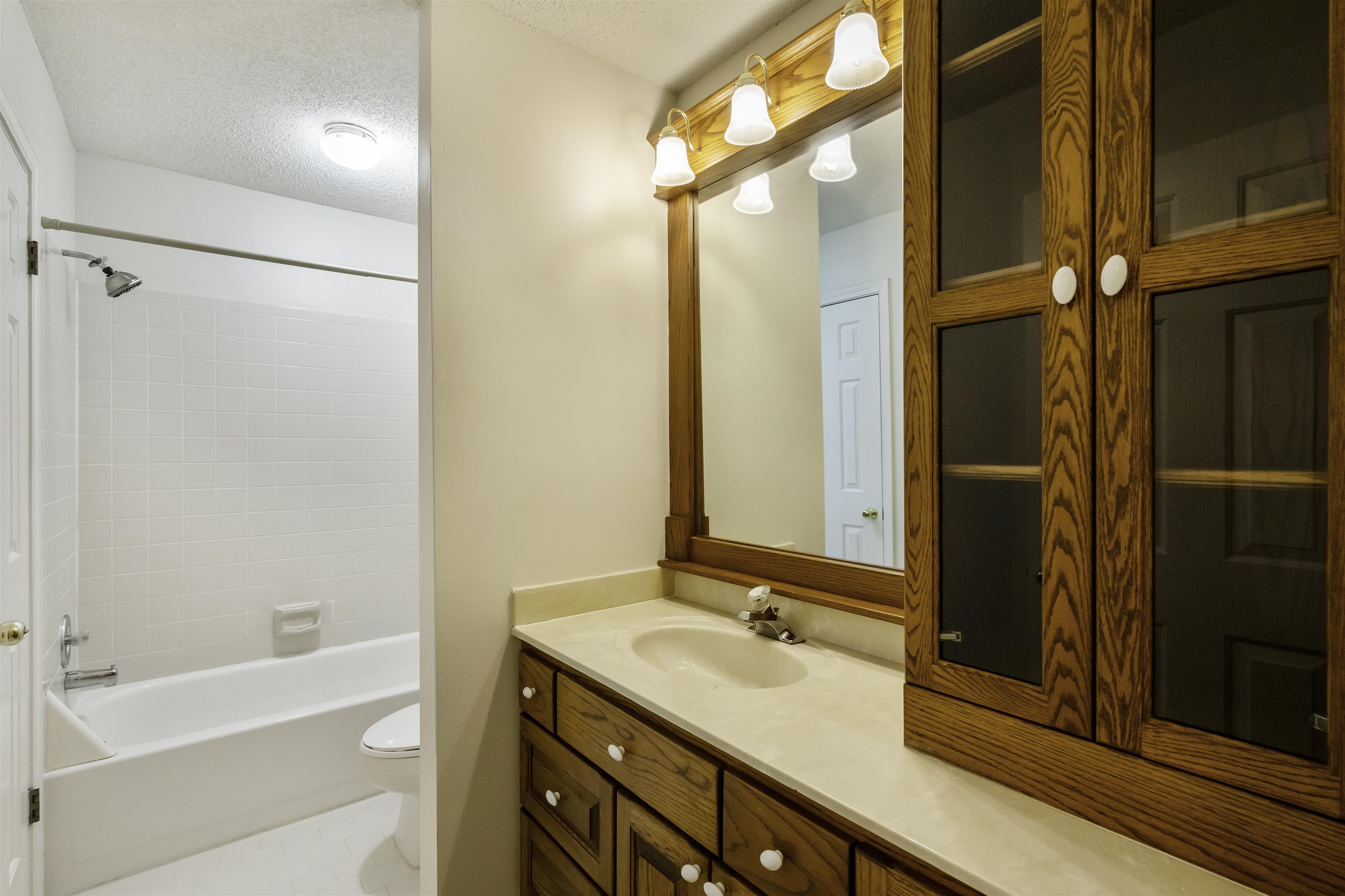 Memphis, Tennessee 38119, United States, 3 Bedrooms Bedrooms, ,3 BathroomsBathrooms,Residential,Pending,9161