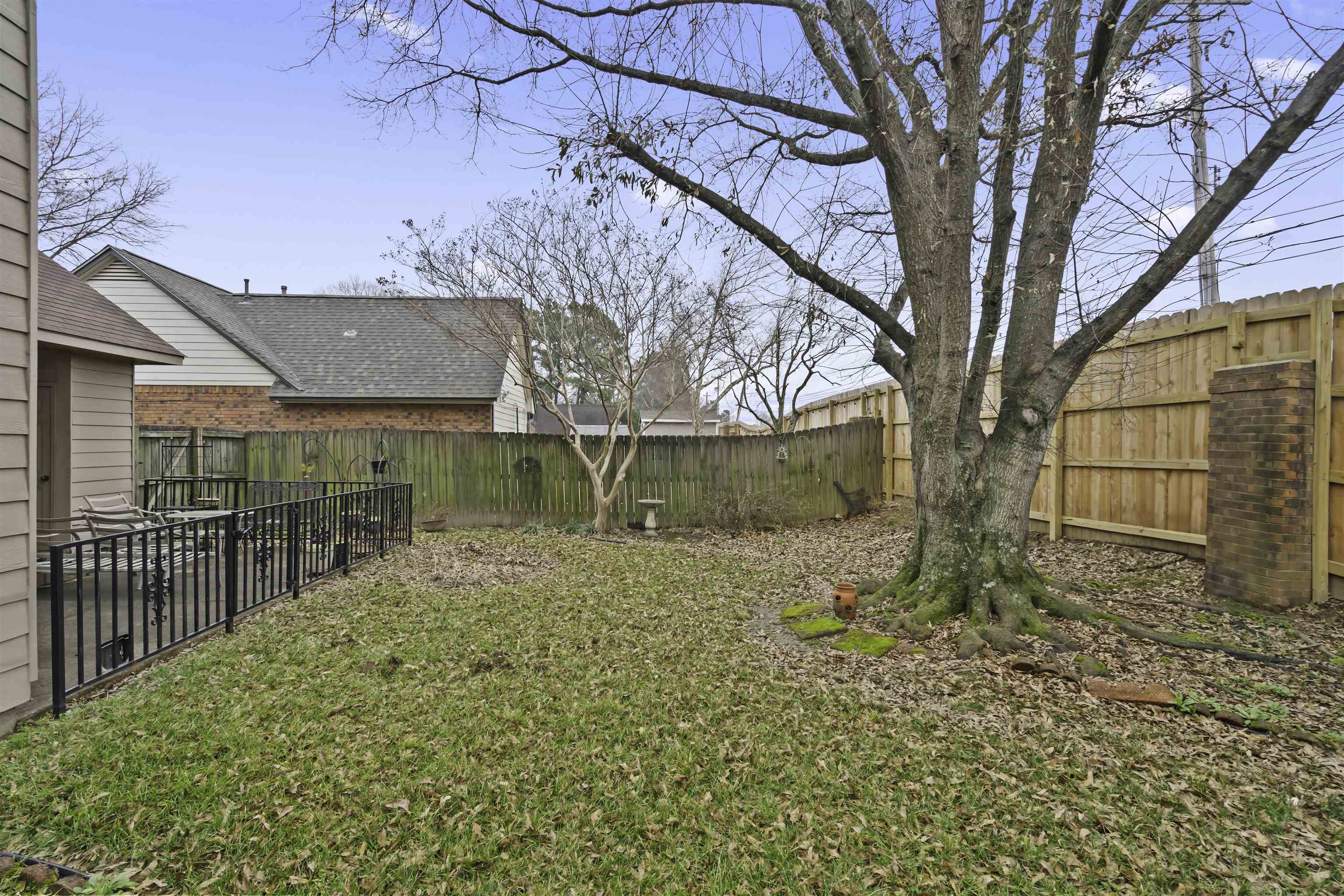 Memphis, Tennessee 38119, United States, 3 Bedrooms Bedrooms, ,3 BathroomsBathrooms,Residential,Pending,9161