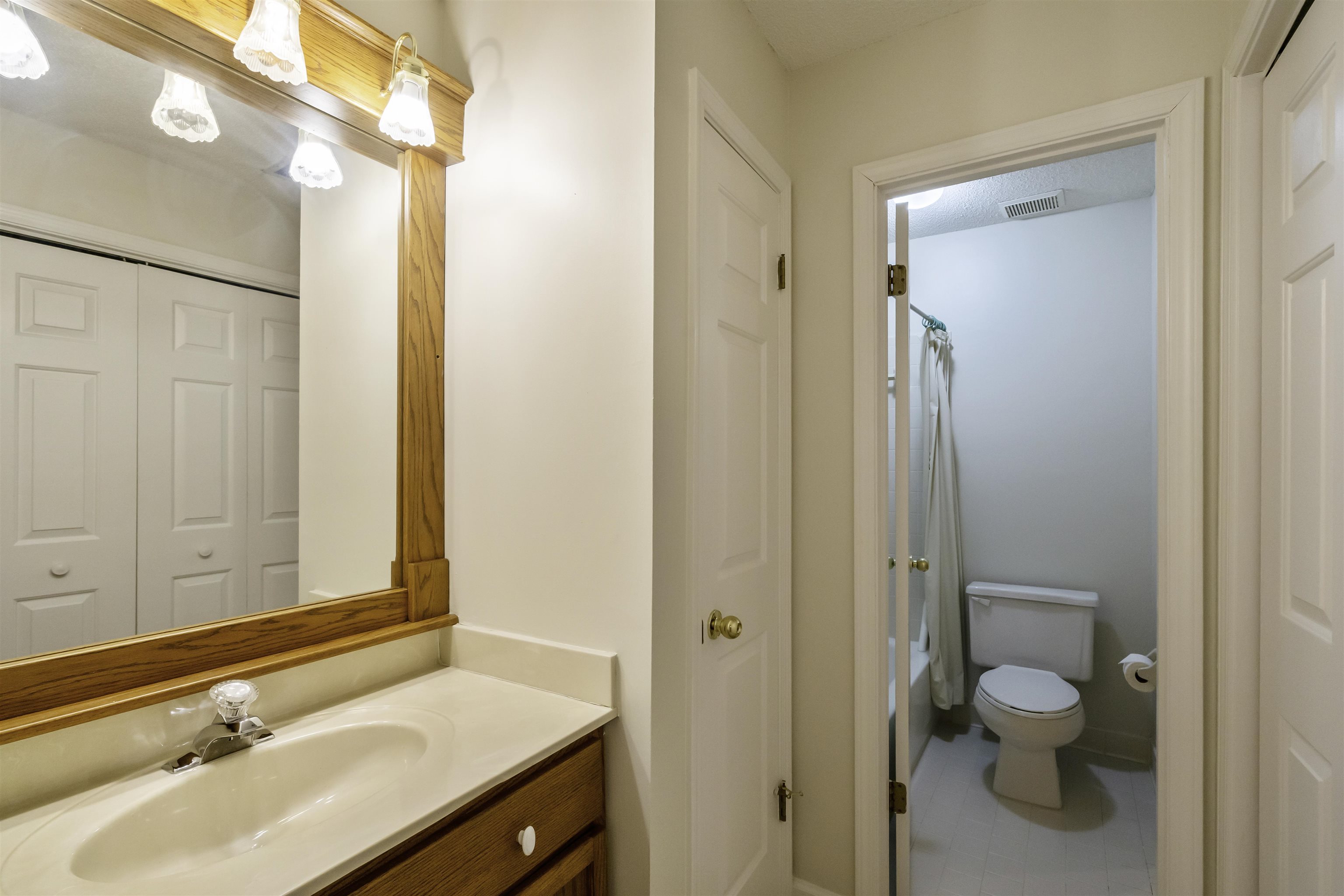 Memphis, Tennessee 38119, United States, 3 Bedrooms Bedrooms, ,3 BathroomsBathrooms,Residential,Pending,9161