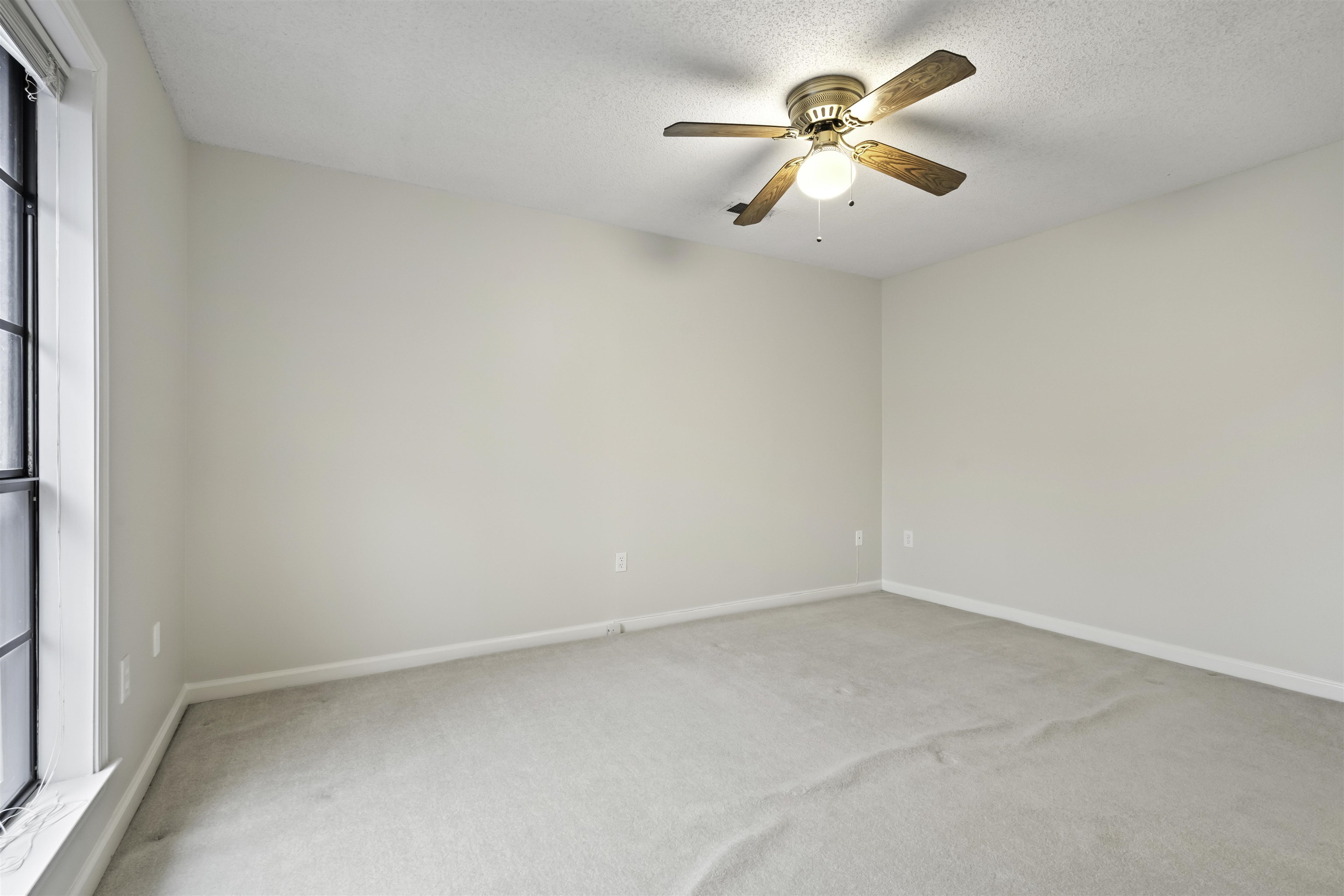 Memphis, Tennessee 38119, United States, 3 Bedrooms Bedrooms, ,3 BathroomsBathrooms,Residential,Pending,9161