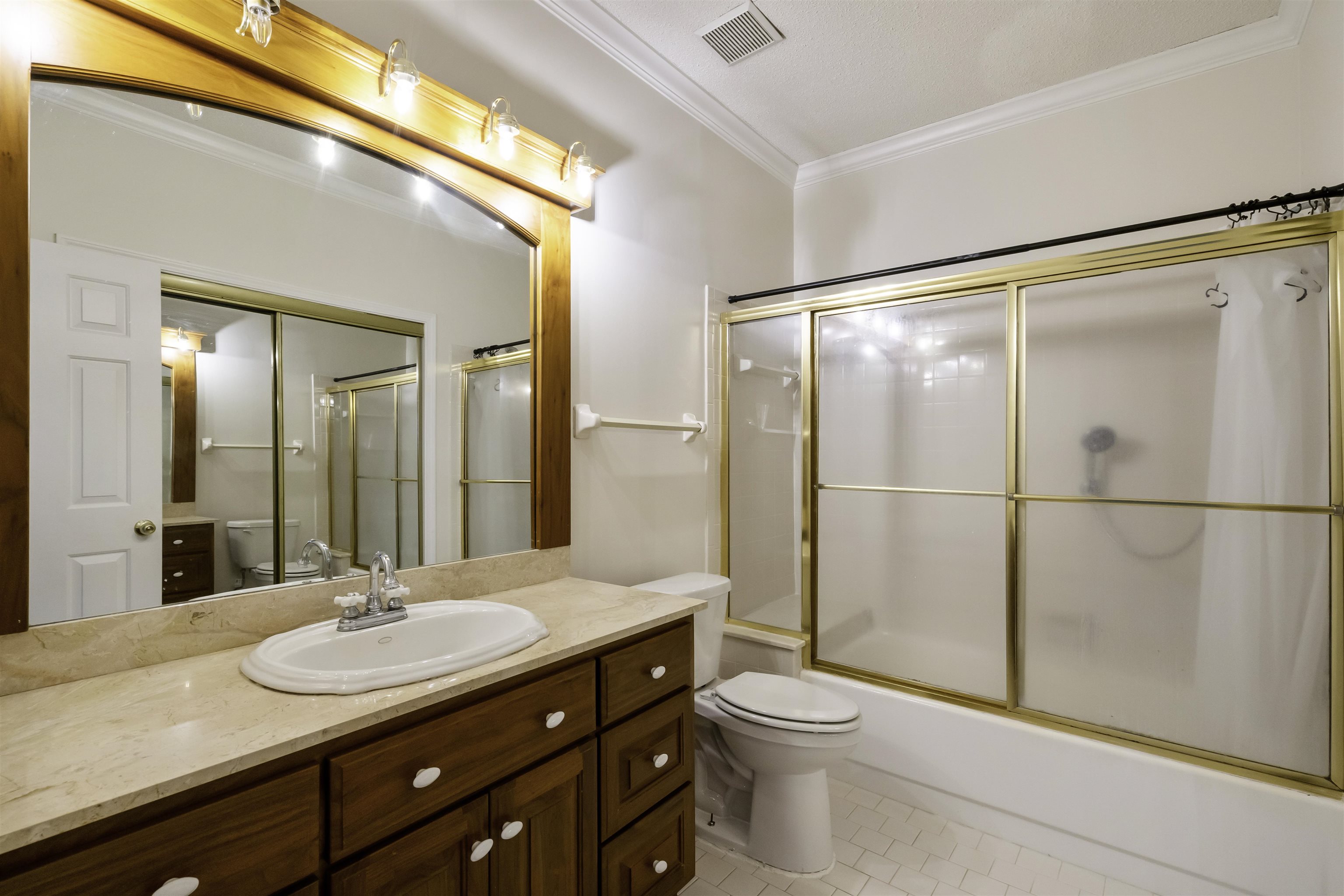 Memphis, Tennessee 38119, United States, 3 Bedrooms Bedrooms, ,3 BathroomsBathrooms,Residential,Pending,9161