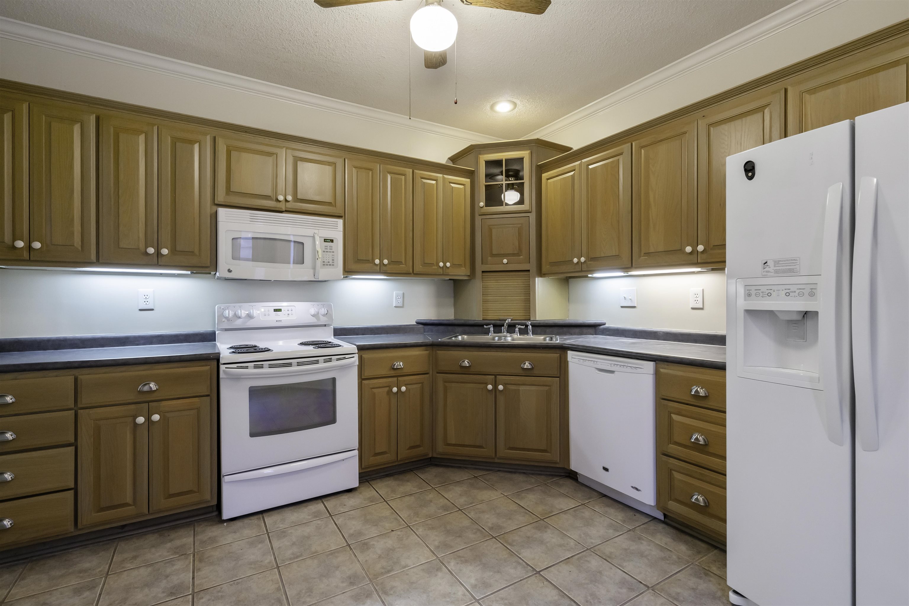 Memphis, Tennessee 38119, United States, 3 Bedrooms Bedrooms, ,3 BathroomsBathrooms,Residential,Pending,9161