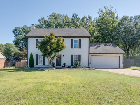 Photo of 608 KING RIDGE CV, Collierville, TN 38017 (MLS # 10232052)