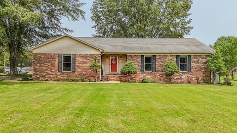 Photo of 606 DUREN DR, Adamsville, TN 38310 (MLS # 10197936)
