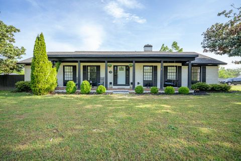 Photo of 280 BOWEN DR, Savannah, TN 38372 (MLS # 10219309)