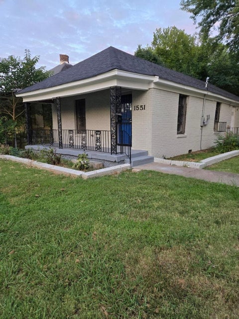 Photo of 1551 VICTOR ST, Memphis, TN 38106 (MLS # 10226498)