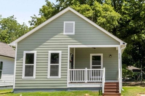 Photo of 820 SEMMES ST, Memphis, TN 38111 (MLS # 10211867)