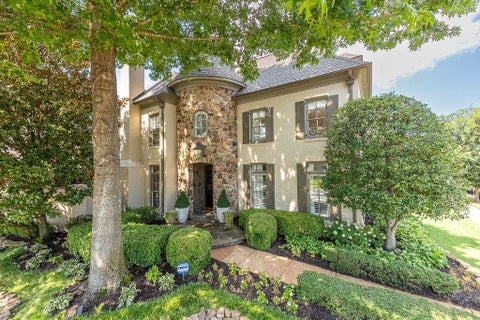 Photo of 887 DELOACH LN, Collierville, TN 38017 (MLS # 10226840)