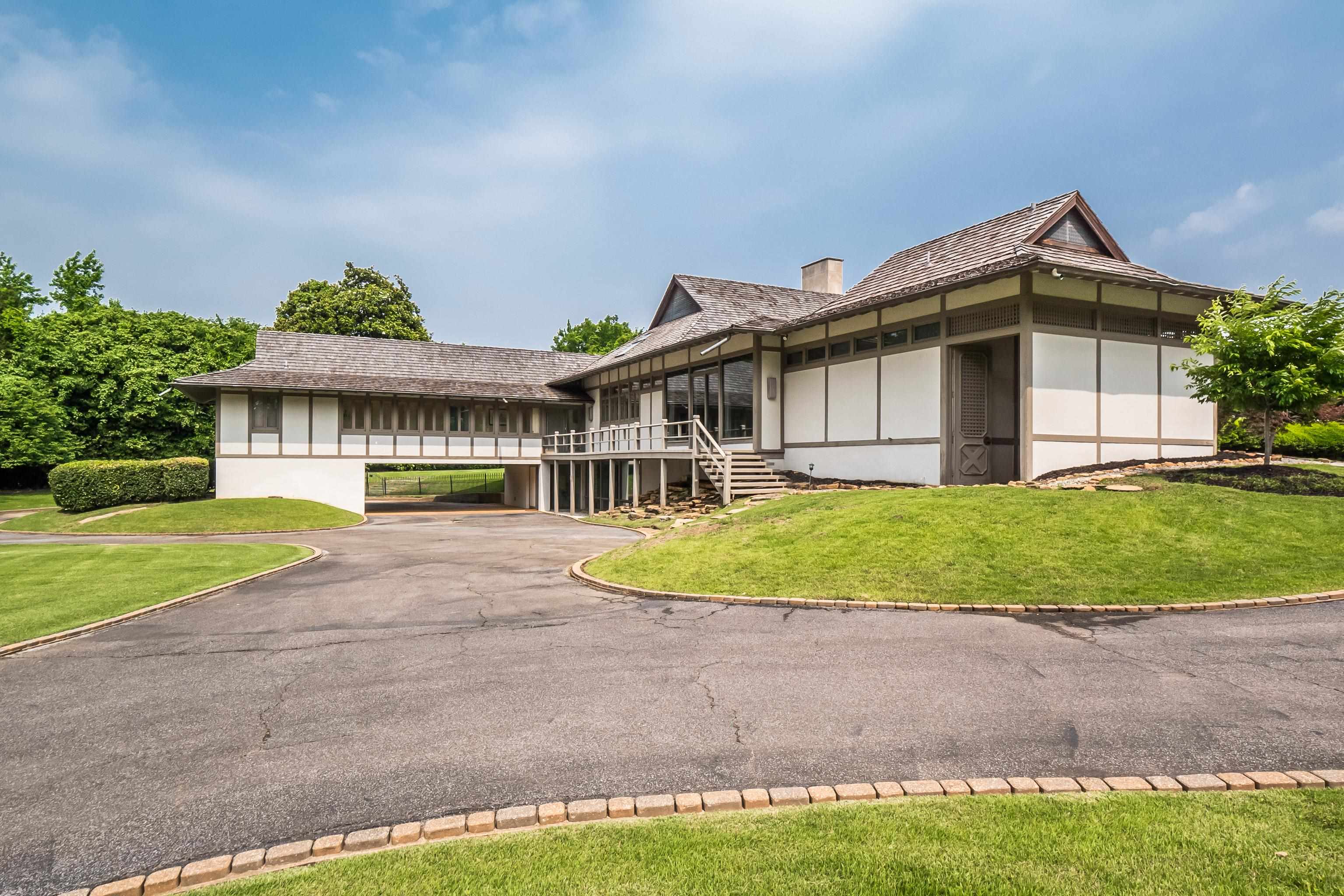 909 S SHADY GROVE RD