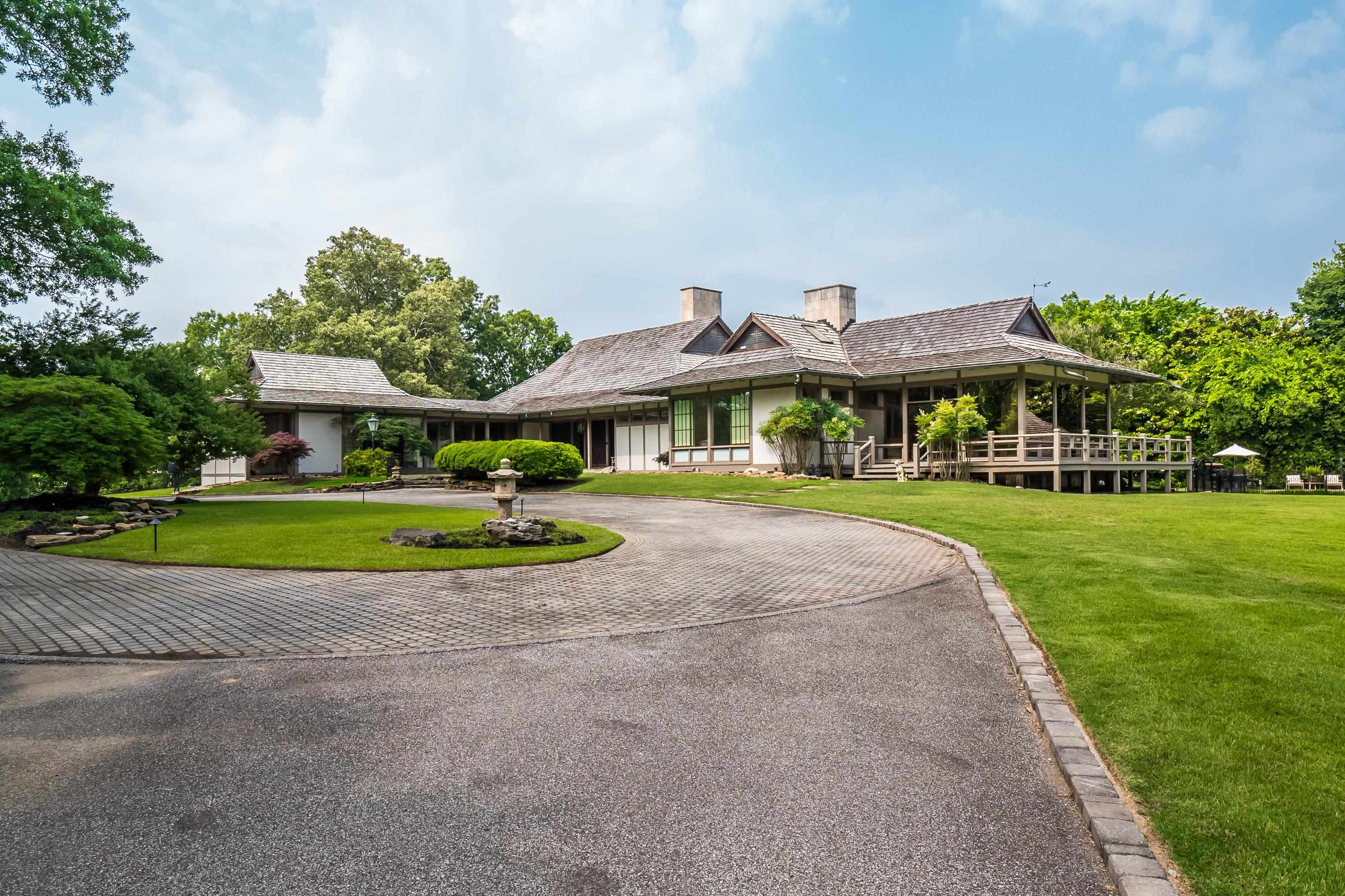 909 S SHADY GROVE RD