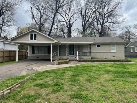 Photo of 3339 REDBUD RD, Memphis, TN 38109 (MLS # 10216547)