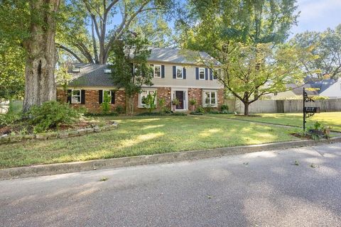Photo of 7109 BLUE GRASS LN, Germantown, TN 38138 (MLS # 10207586)