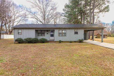 Photo of 130 E SUNSET CIR, Brownsville, TN 38012 (MLS # 10212773)
