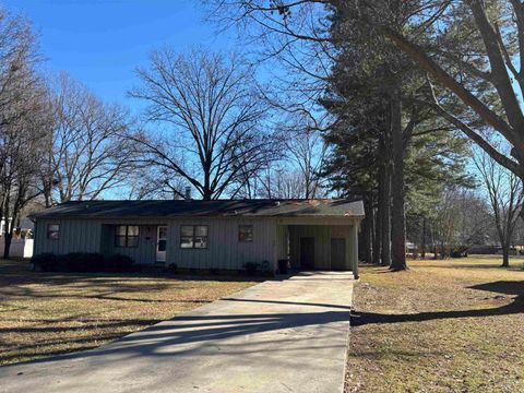 Photo of 130 E SUNSET CIR, Brownsville, TN 38012 (MLS # 10212773)