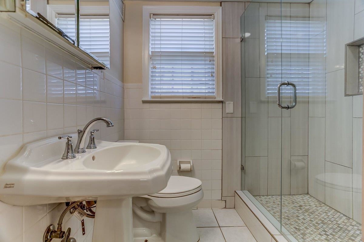 Memphis, Tennessee 38117, United States, 4 Bedrooms Bedrooms, ,3 BathroomsBathrooms,Residential,Active,225306