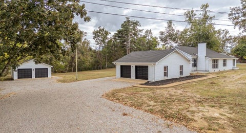 Photo of 900 PINHOOK DR, Savannah, TN 38372 (MLS # 10231247)