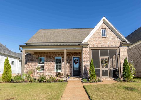 Photo of 2090 GREENBRIER LAKES BLVD, Piperton, TN 38017 (MLS # 10211593)