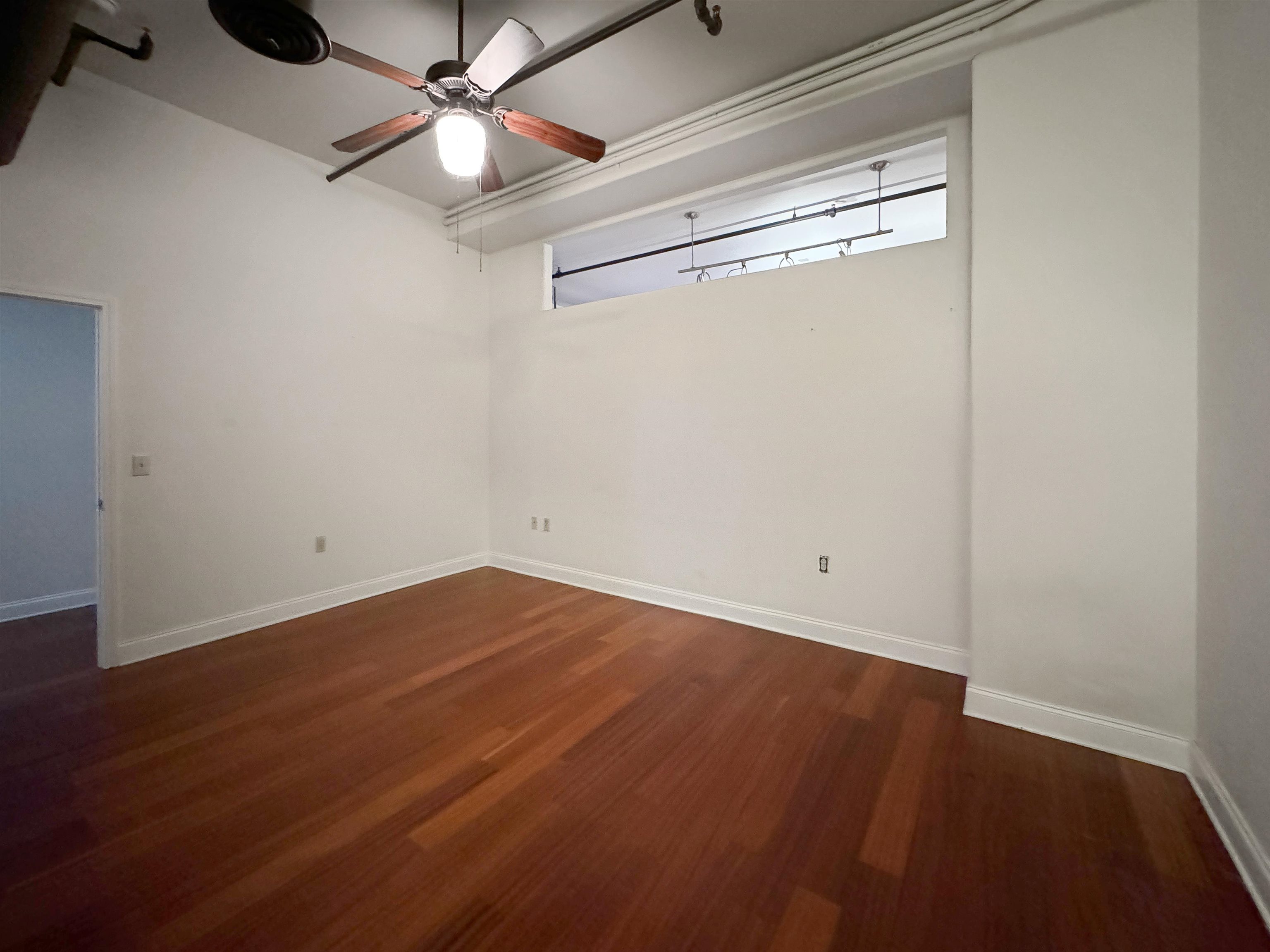 Memphis, Tennessee 38103, United States, 2 Bedrooms Bedrooms, ,2 BathroomsBathrooms,Residential,Pending,46930