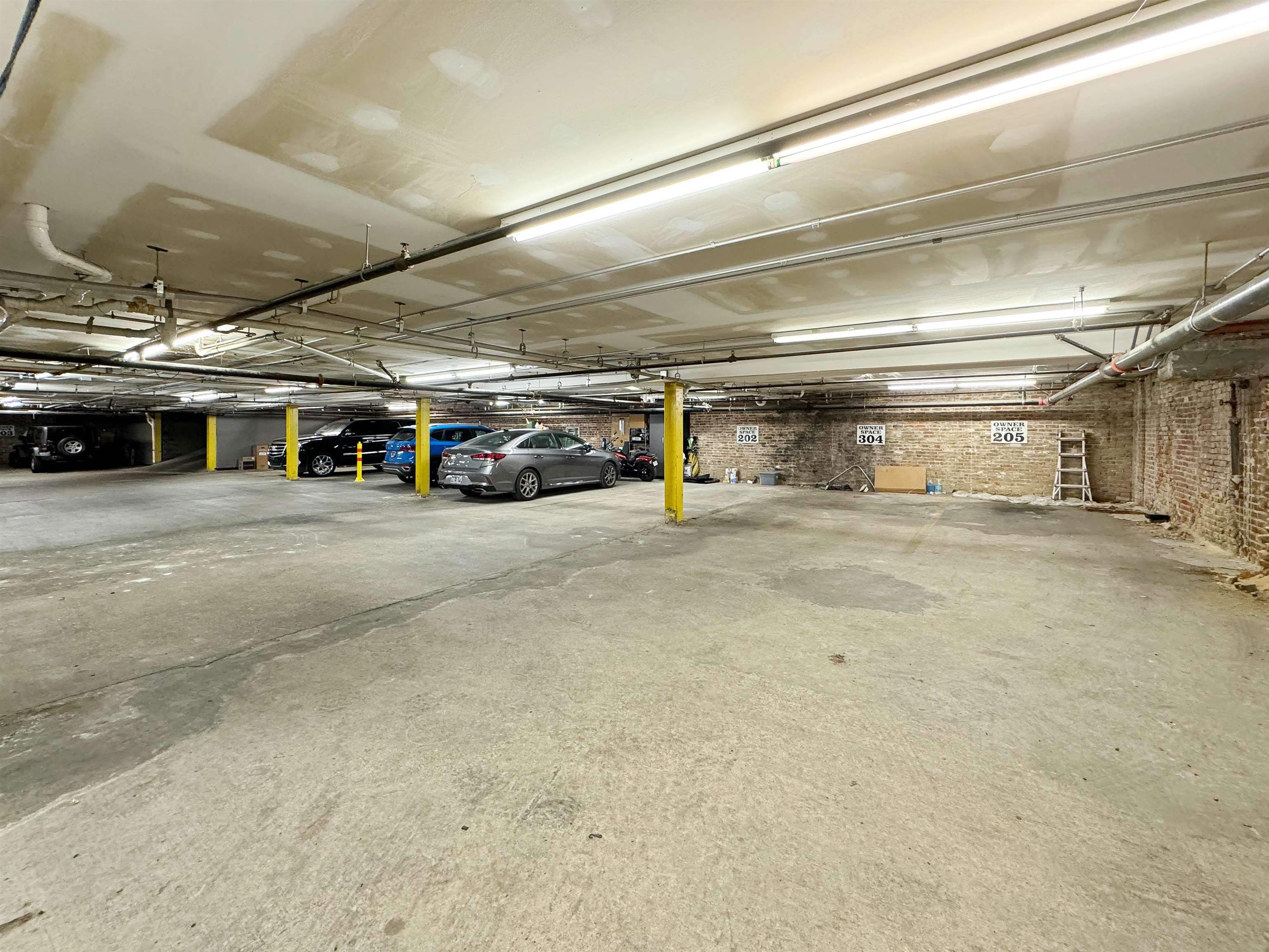 Memphis, Tennessee 38103, United States, 2 Bedrooms Bedrooms, ,2 BathroomsBathrooms,Residential,Pending,46930