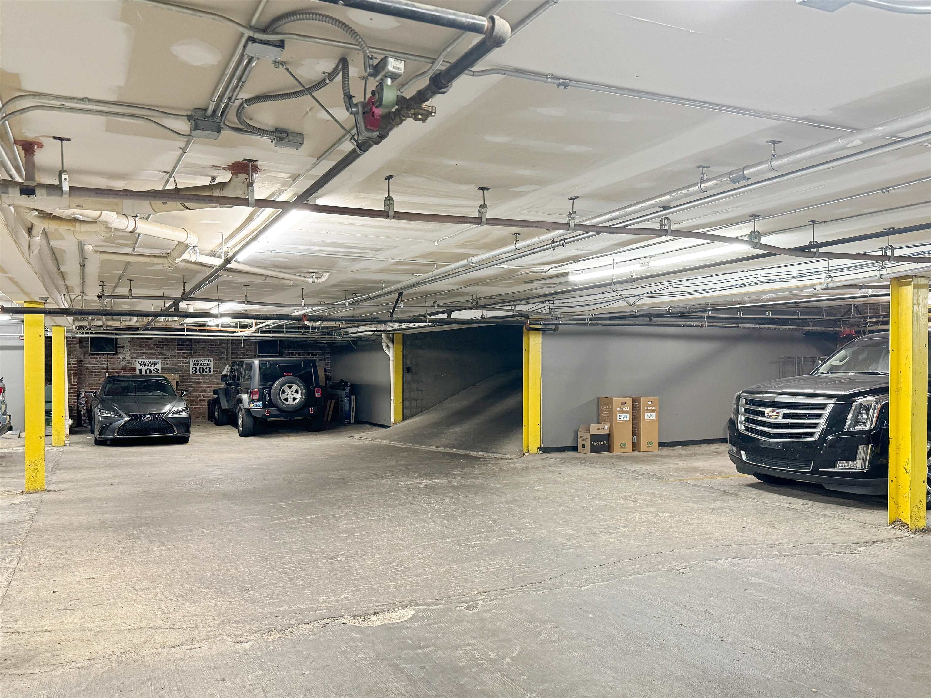 Memphis, Tennessee 38103, United States, 2 Bedrooms Bedrooms, ,2 BathroomsBathrooms,Residential,Pending,46930