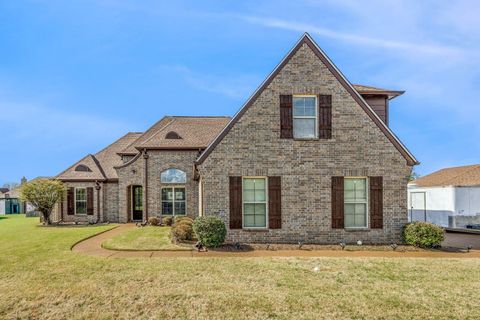 Photo of 5399 RIVERSTONE DR, Unicorp/Memphis, TN 38125 (MLS # 10218415)