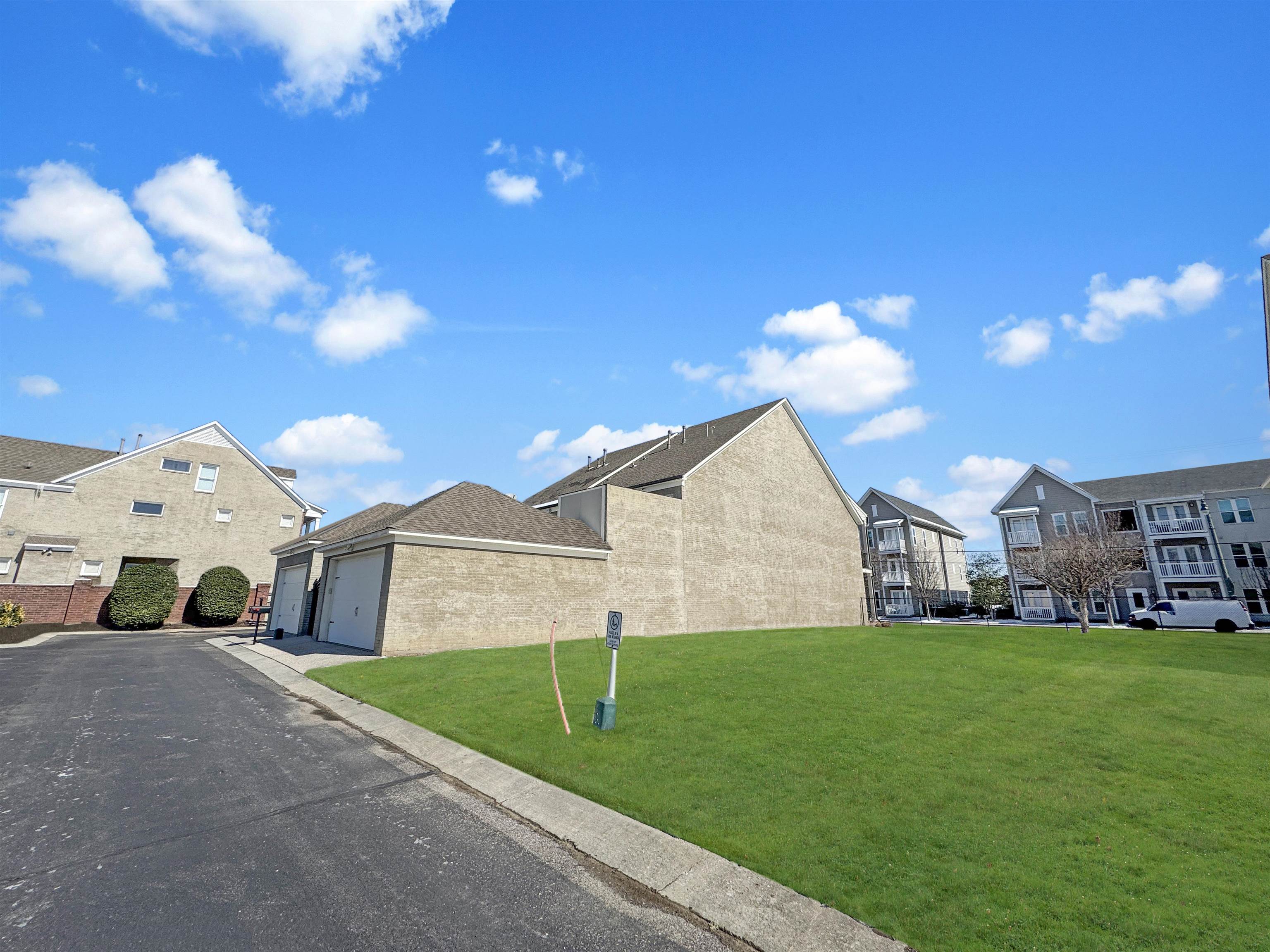 Memphis, Tennessee 38103, United States, 3 Bedrooms Bedrooms, ,3 BathroomsBathrooms,Residential,Active,722