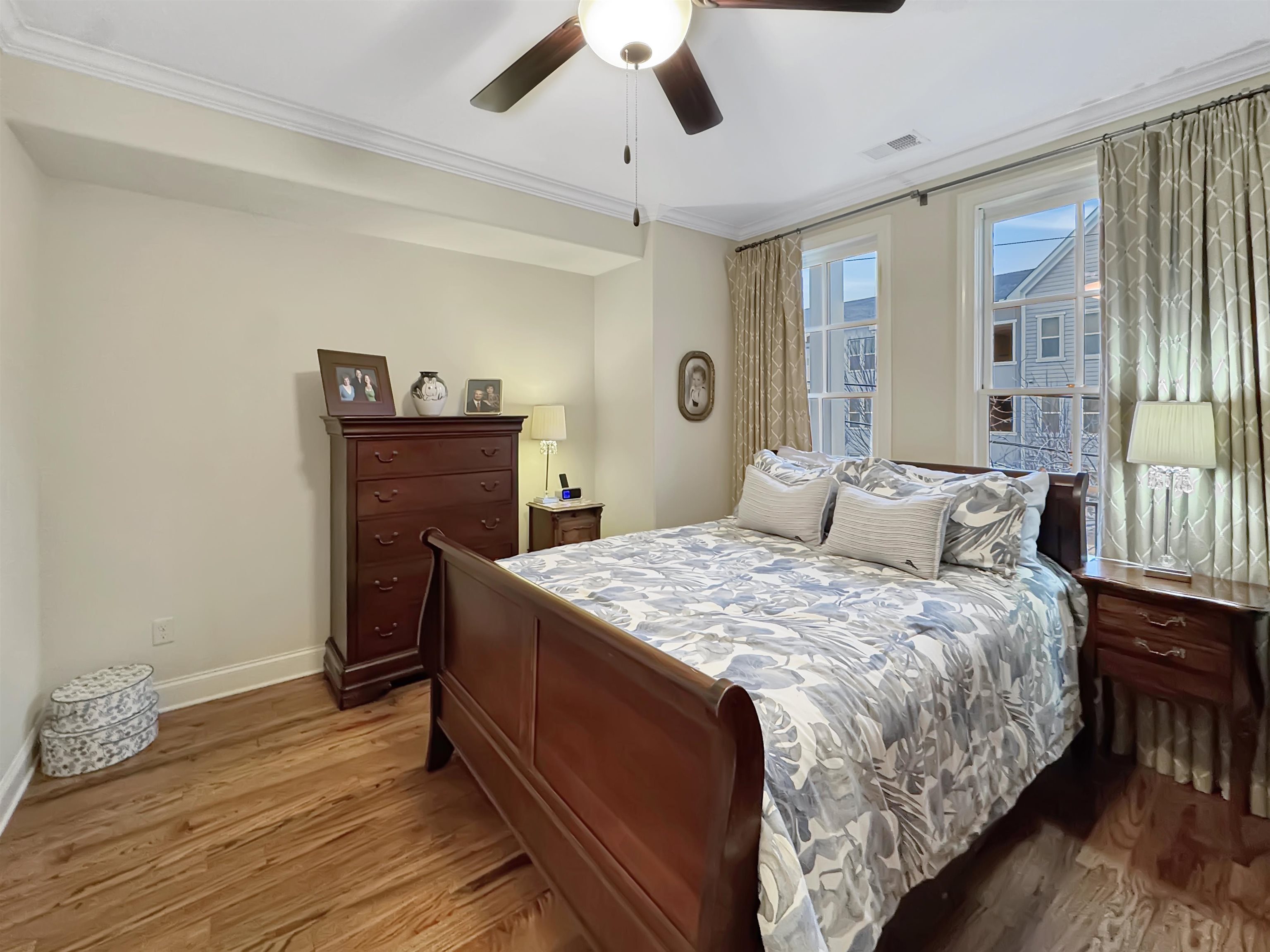 Memphis, Tennessee 38103, United States, 3 Bedrooms Bedrooms, ,3 BathroomsBathrooms,Residential,Active,722