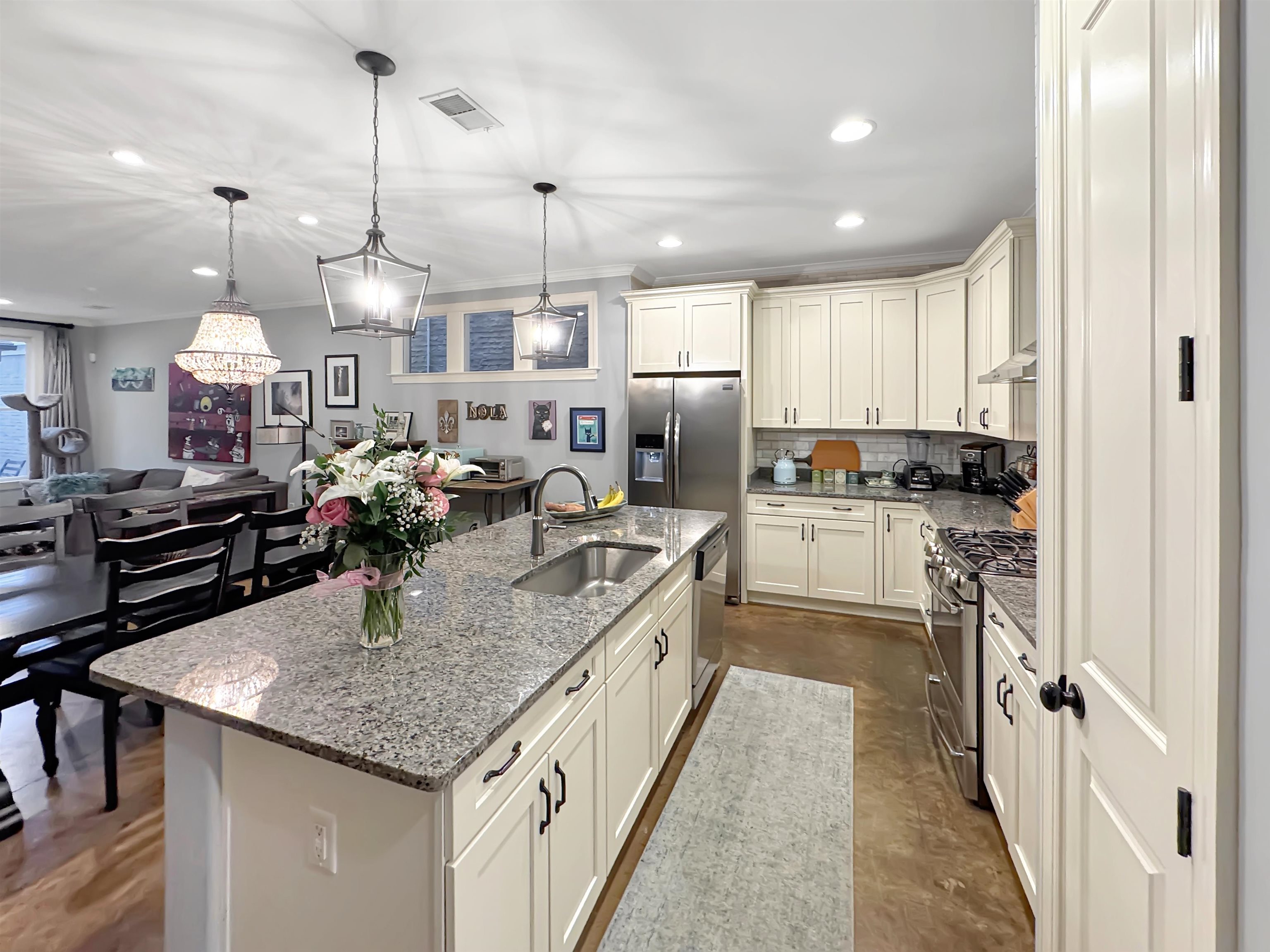 Memphis, Tennessee 38103, United States, 3 Bedrooms Bedrooms, ,3 BathroomsBathrooms,Residential,Active,722