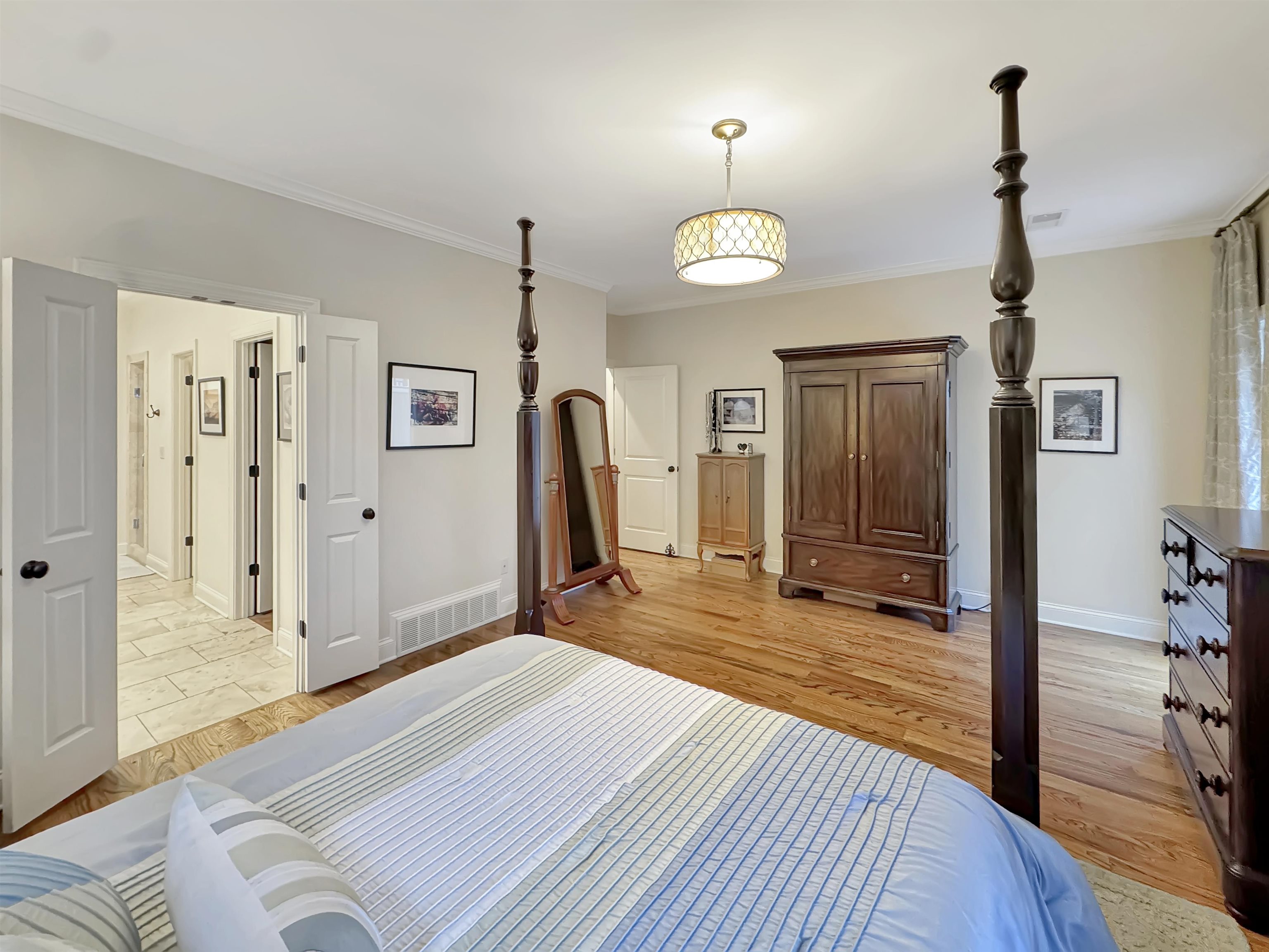 Memphis, Tennessee 38103, United States, 3 Bedrooms Bedrooms, ,3 BathroomsBathrooms,Residential,Active,722