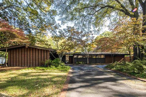 Photo of 168 GROVE PARK CIR, Memphis, TN 38117 (MLS # 10209349)