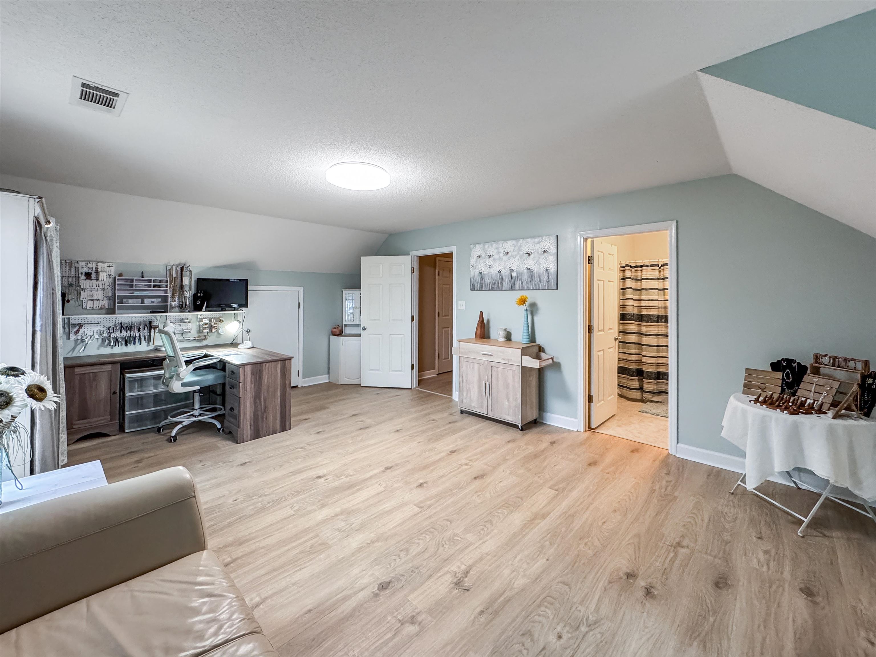 Atoka, Tennessee 38004, United States, 4 Bedrooms Bedrooms, ,3 BathroomsBathrooms,Residential,Active,252037