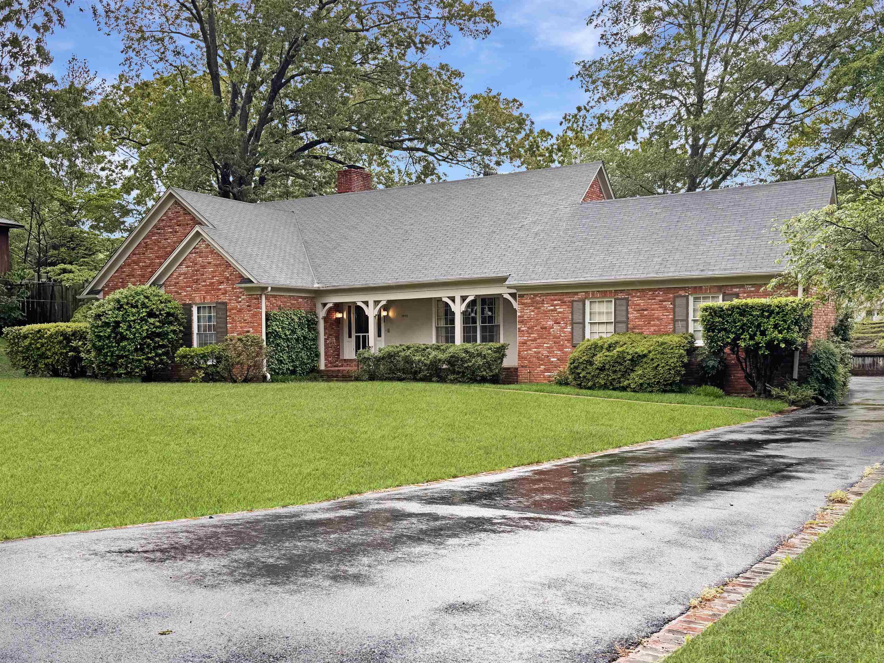 Memphis, Tennessee 38128, United States, 5 Bedrooms Bedrooms, ,3 BathroomsBathrooms,Residential,Pending,122653