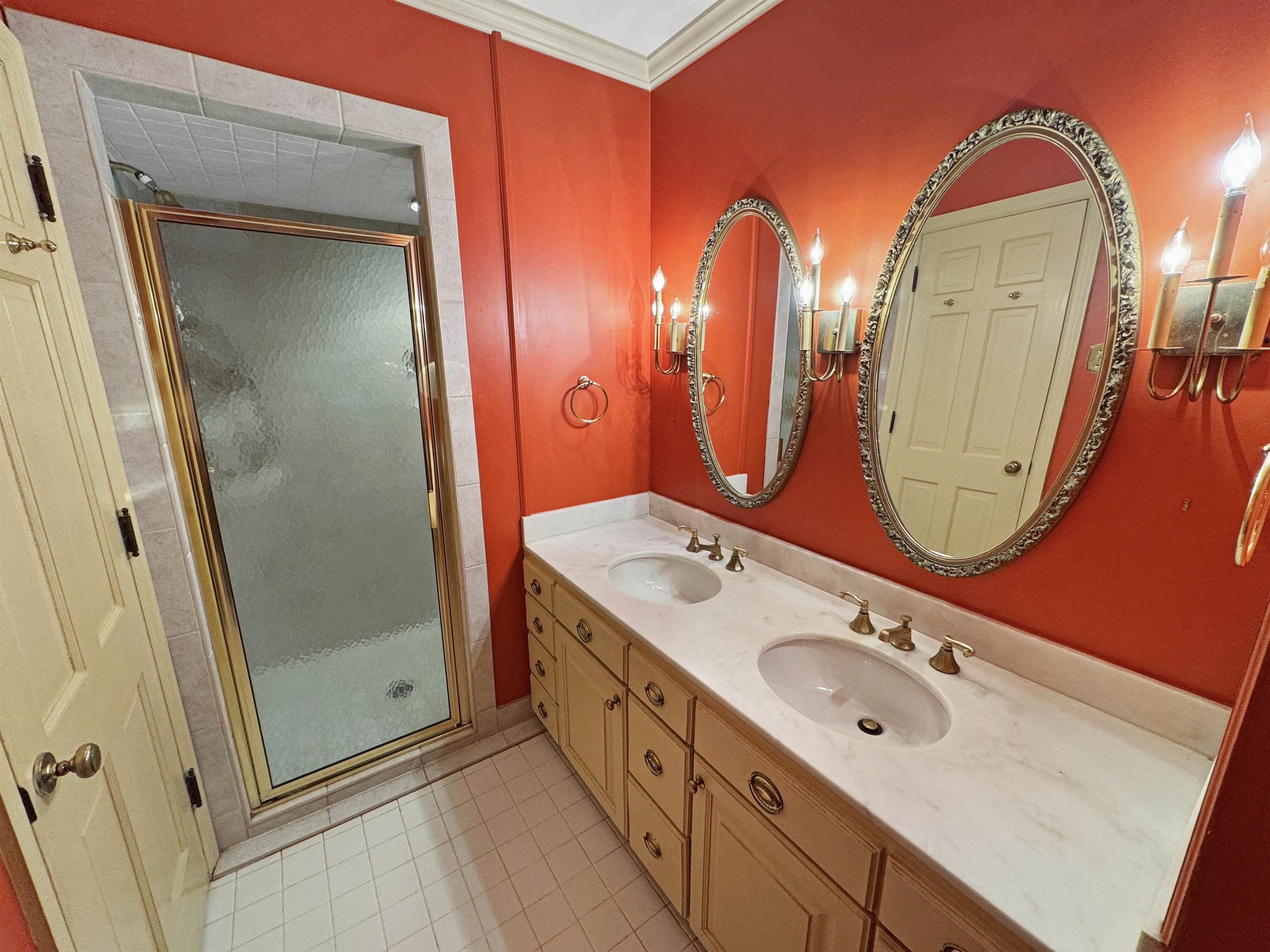 Memphis, Tennessee 38128, United States, 5 Bedrooms Bedrooms, ,3 BathroomsBathrooms,Residential,Pending,122653