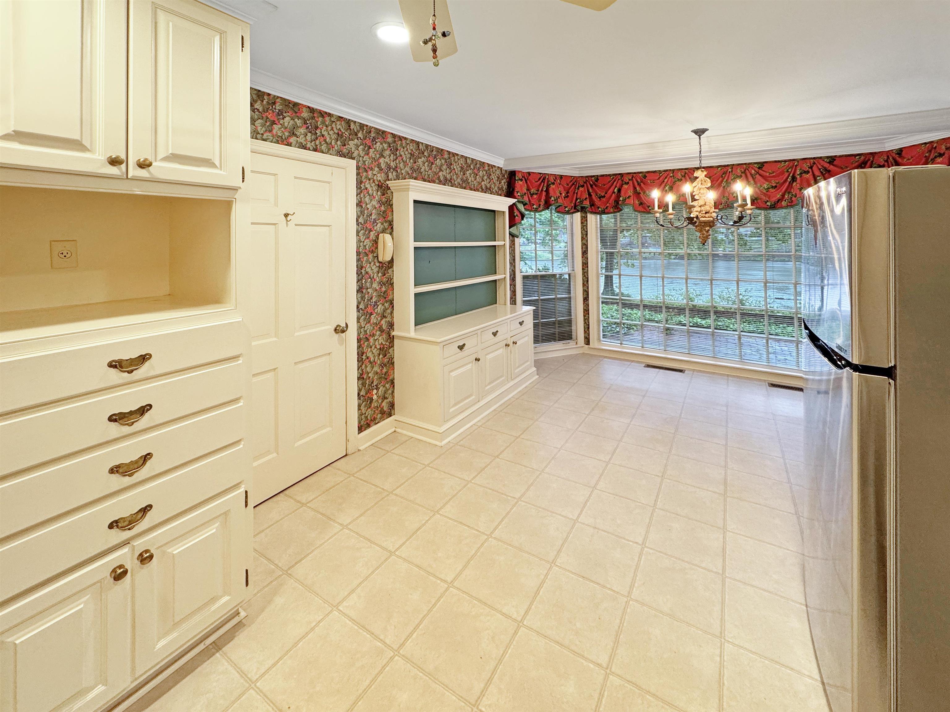 Memphis, Tennessee 38128, United States, 5 Bedrooms Bedrooms, ,3 BathroomsBathrooms,Residential,Pending,122653